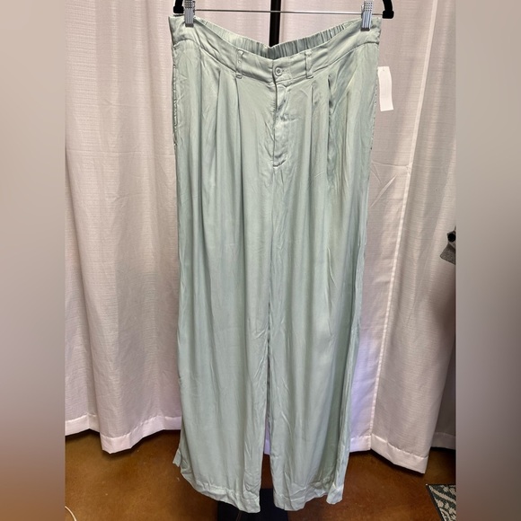 Cloth & Stone Wide Leg Pleated Satin Pant seaside mint green NWT | size Large - Picture 1 of 11